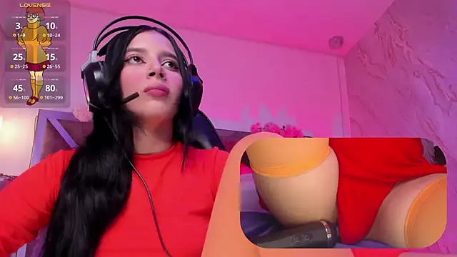 SweetieCloe  online show from November 12, 2025, 9:03 pm