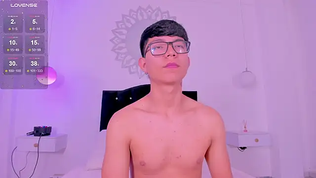 CodyTwink online show from October 28, 2025, 1:14 pm