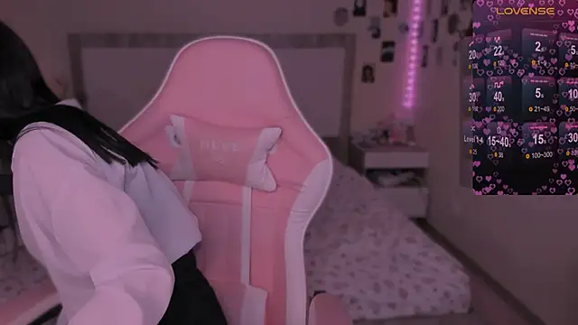 Snapshot of CoddleWeeper_ chatting on December 30, 2024, 10:32 am CoddleWeeper online show from December 30, 2024, 10:32 am