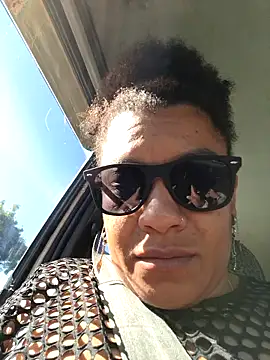 Snapshot of Selket11 chatting on January 1, 2025, 1:48 pm Selket11 online show from January 1, 2025, 1:48 pm