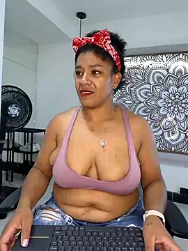 Snapshot of Selket11 chatting on January 3, 2025, 5:10 pm Selket11 online show from January 3, 2025, 5:10 pm