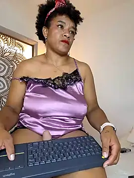 Snapshot of Selket11 chatting on January 14, 2025, 2:00 pm Selket11 online show from January 14, 2025, 2:00 pm