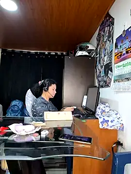 Snapshot of Selket11 chatting on January 25, 2025, 11:43 pm Selket11 online show from January 25, 2025, 11:43 pm