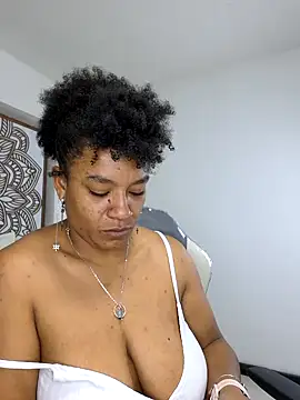 Snapshot of Selket11 chatting on January 30, 2025, 11:01 am Selket11 online show from January 30, 2025, 11:01 am