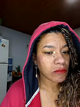 Snapshot of Selket11 chatting on February 8, 2025, 10:29 am Selket11 online show from February 8, 2025, 10:29 am