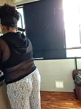 Snapshot of Selket11 chatting on October 2, 2025, 4:03 pm Selket11 online show from October 2, 2025, 4:03 pm