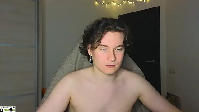 Snapshot of MoreRealAlex chatting on September 28, 2025, 11:21 pm MoreRealAlex online show from September 28, 2025, 11:21 pm