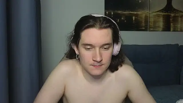 MoreRealAlex online show from June 1, 2026, 3:52 am