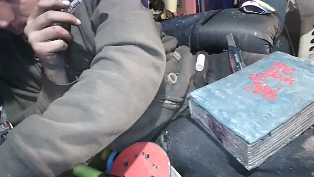 Snapshot of robeaulieu02 chatting on January 23, 2025, 6:17 am robeaulieu02 online show from January 23, 2025, 6:17 am