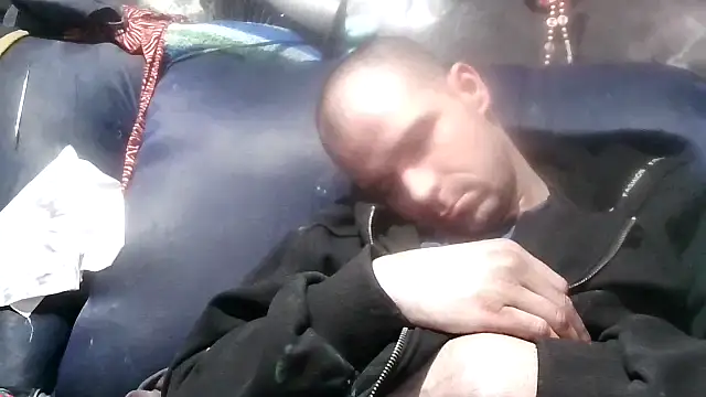 Snapshot of robeaulieu02 chatting on February 7, 2025, 11:34 am robeaulieu02 online show from February 7, 2025, 11:34 am