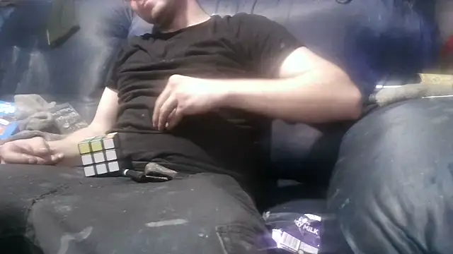 Snapshot of robeaulieu02 chatting on February 24, 2025, 6:16 am robeaulieu02 online show from February 24, 2025, 6:16 am