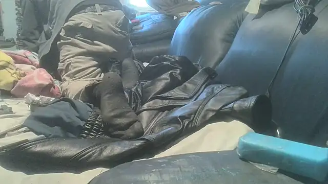 Snapshot of robeaulieu02 chatting on October 26, 2025, 9:53 pm robeaulieu02 online show from October 26, 2025, 9:53 pm