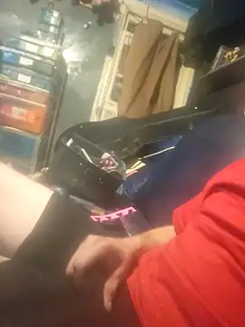 Snapshot of robeaulieu02 chatting on October 29, 2025, 10:17 am robeaulieu02 online show from October 29, 2025, 10:17 am