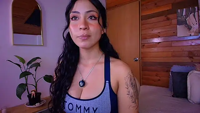 Snapshot of amber_curly chatting on June 20, 2026, 6:22 pm amber curly online show from June 20, 2026, 6:22 pm