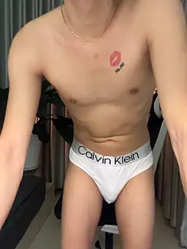 Snapshot of MinhTuanLive chatting on February 14, 2026, 6:32 am MinhTuanLive online show from February 14, 2026, 6:32 am