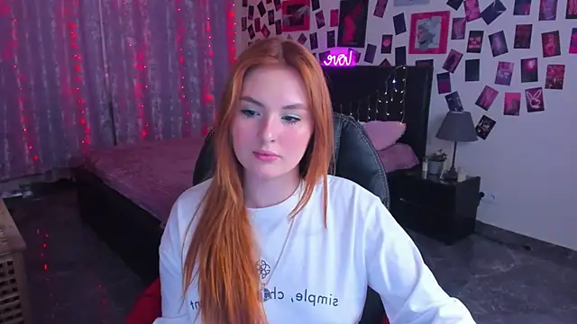 BellaTorne  online show from March 22, 2025, 3:42 pm