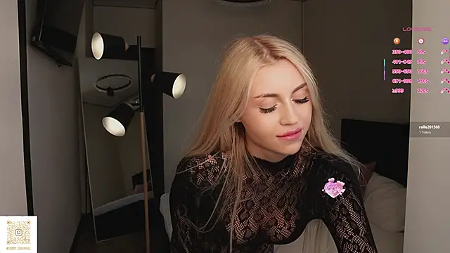 Sandy-the-Squirrel online show from March 25, 2026, 2:01 pm