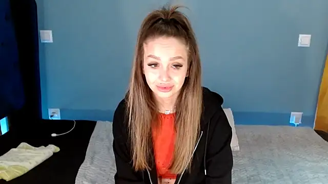 Snapshot of AnnaMaee chatting on December 15, 2024, 12:07 am AnnaMaee online show from December 15, 2024, 12:07 am