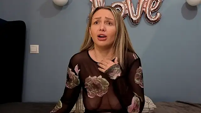 Snapshot of AnnaMaee chatting on February 28, 2025, 3:26 am AnnaMaee online show from February 28, 2025, 3:26 am