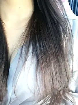 Snapshot of _Linez_ chatting on October 29, 2025, 4:42 pm Linez online show from October 29, 2025, 4:42 pm