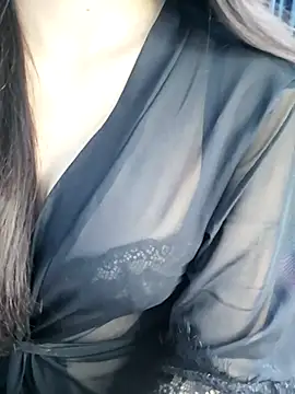 Snapshot of _Linez_ chatting on October 30, 2025, 4:41 pm Linez online show from October 30, 2025, 4:41 pm