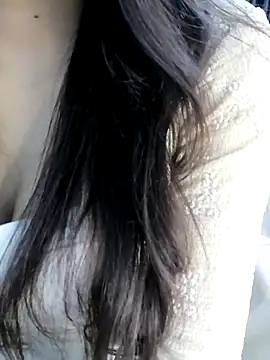 Snapshot of _Linez_ chatting on November 5, 2025, 4:51 pm Linez online show from November 5, 2025, 4:51 pm