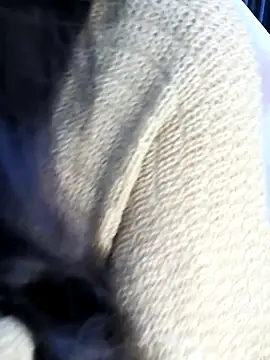 Snapshot of _Linez_ chatting on November 10, 2025, 4:39 pm Linez online show from November 10, 2025, 4:39 pm