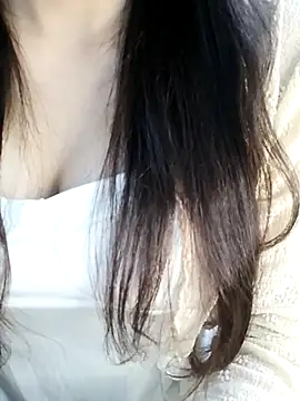 Snapshot of _Linez_ chatting on November 12, 2025, 5:57 pm Linez online show from November 12, 2025, 5:57 pm