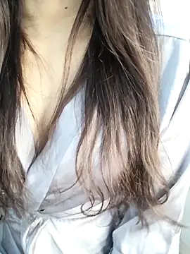 Snapshot of _Linez_ chatting on November 23, 2025, 4:40 pm Linez online show from November 23, 2025, 4:40 pm