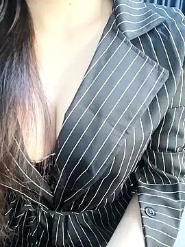 Snapshot of _Linez_ chatting on January 7, 2026, 5:37 pm Linez online show from January 7, 2026, 5:37 pm