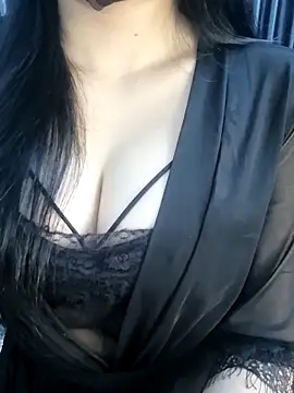 Snapshot of _Linez_ chatting on February 15, 2026, 4:25 pm Linez online show from February 15, 2026, 4:25 pm