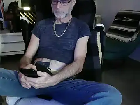 Snapshot of Towndude123 chatting on February 23, 2026, 8:17 pm Towndude123 online show from February 23, 2026, 8:17 pm