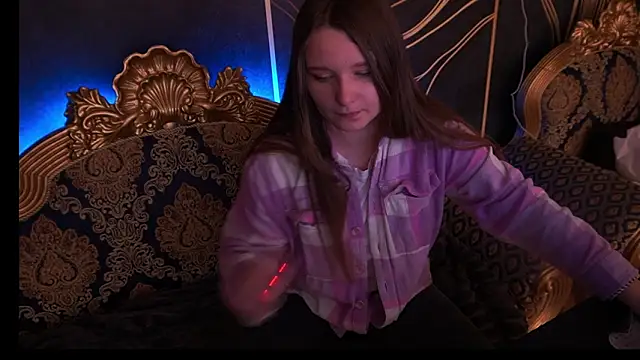 Snapshot of MagicPeachh_ chatting on February 2, 2026, 1:43 pm MagicPeachh online show from February 2, 2026, 1:43 pm