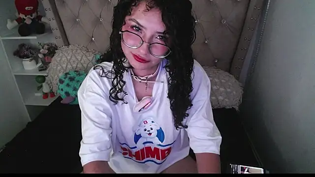 CherieCurl online show from September 30, 2025, 2:38 am