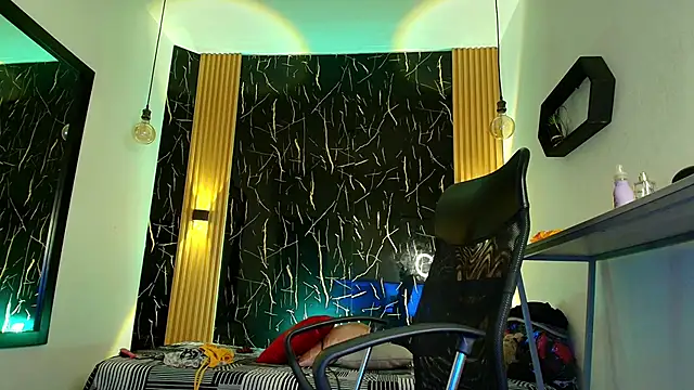 Bella salvatore online show from April 18, 2026, 10:32 pm