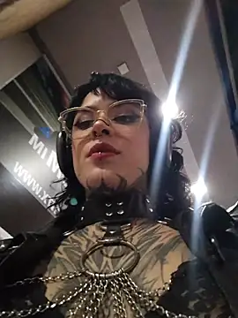 taaylor33 online show from May 15, 2026, 11:56 pm