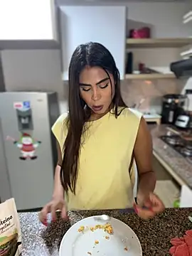 HaileyBaldwin online show from January 9, 2025, 3:36 am