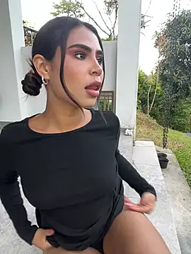 HaileyBaldwin online show from January 26, 2025, 10:13 pm