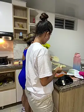 HaileyBaldwin online show from February 8, 2025, 2:15 am