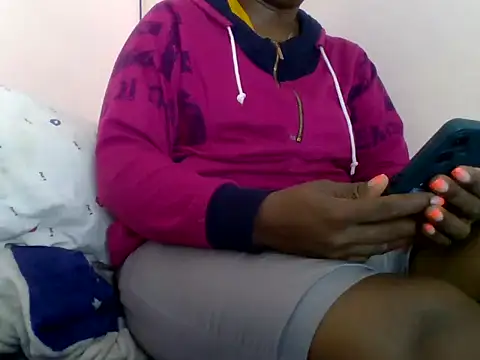 Hot-zeenah online show from September 16, 2025, 5:25 pm