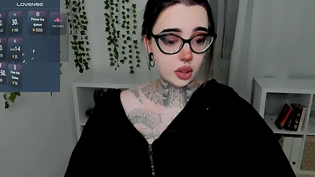 Snapshot of Dixi_Pixi_ chatting on July 10, 2026, 5:45 am Dixi Pixi online show from July 10, 2026, 5:45 am