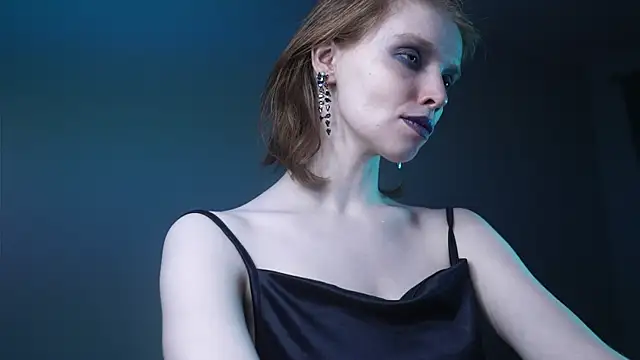 ginger hugs online show from November 3, 2025, 10:10 pm