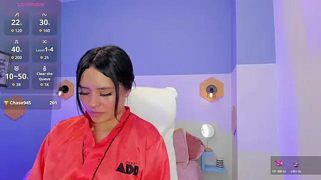 Chloe fischer  online show from April 18, 2026, 7:07 pm