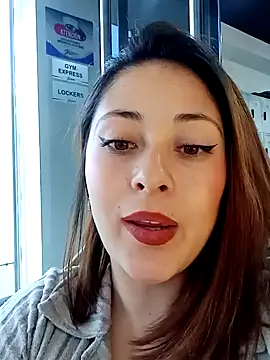 LisbethMoore  online show from January 7, 2025, 4:05 pm