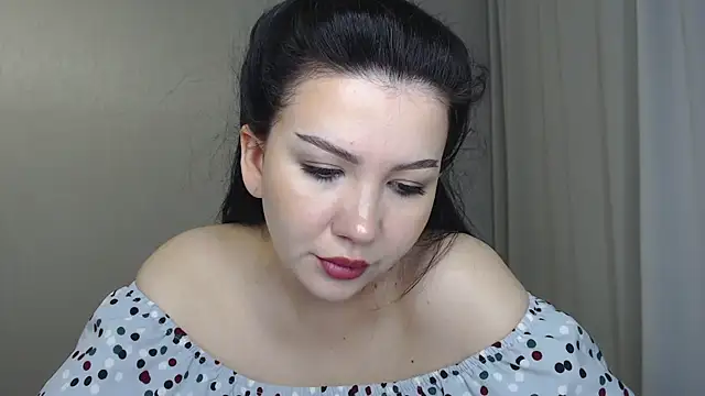 AlexaCruze online show from November 14, 2025, 5:44 pm