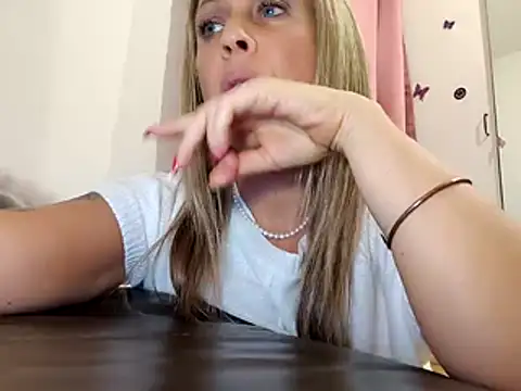 sweethotmilf888 online show from November 16, 2025, 5:07 pm