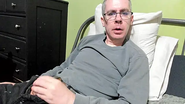 ImportantEquator0 online show from September 21, 2025, 2:40 pm