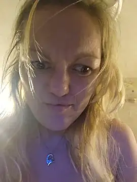 Snapshot of SinSoft58450 chatting on November 3, 2025, 11:00 am SinSoft58450 online show from November 3, 2025, 11:00 am