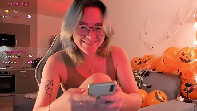 alisahug online show from October 24, 2025, 7:38 am