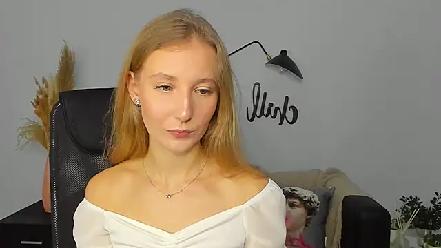 Snapshot of LolaWilsons chatting on January 14, 2025, 6:13 am LolaWilsons online show from January 14, 2025, 6:13 am